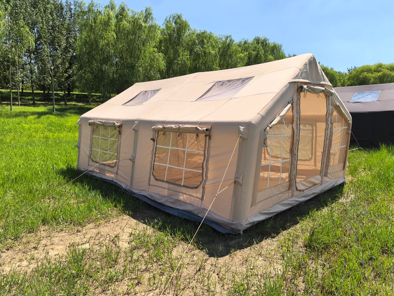 Side and front view of the LT-18.16 inflatable camping tent